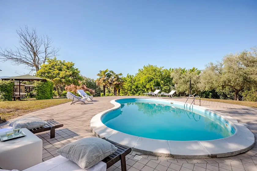 Villa with private pool for 12 guests: Urbania - Image 1