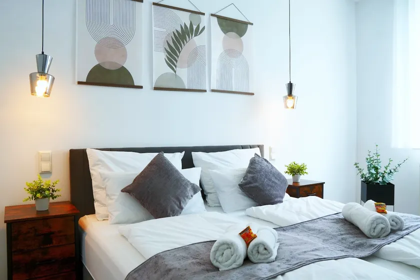 100m²Apartment| Business & Family Friendly|Parking - Image 1