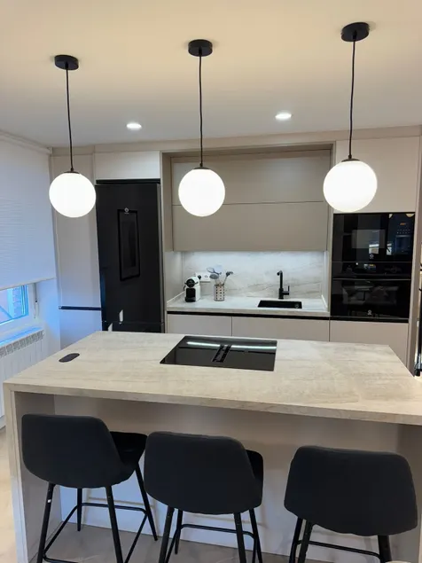 Modern flat in León capital city - Image 1