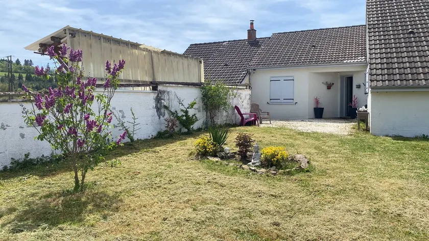 Charming country house • Enclosed garden - Image 1