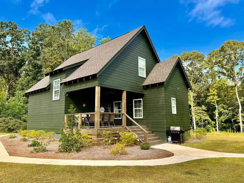 Lake Martin Cottage|Lake Views + Golf Cart - Image 1