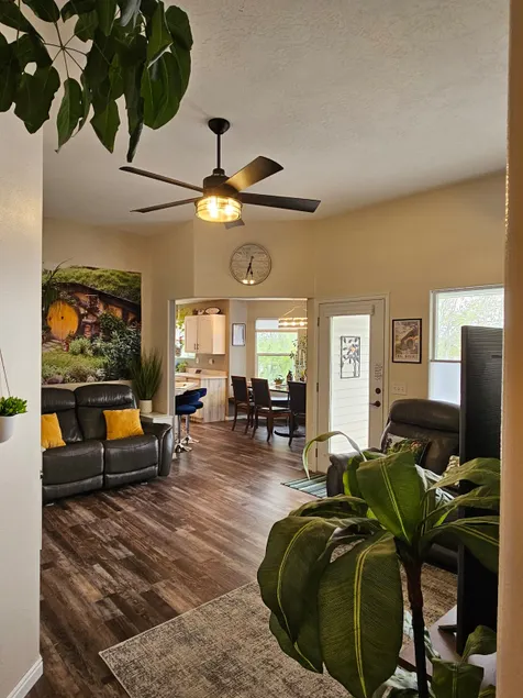 2BR • Full Kitchen • Spacious Stay • Middle Earth - Image 1