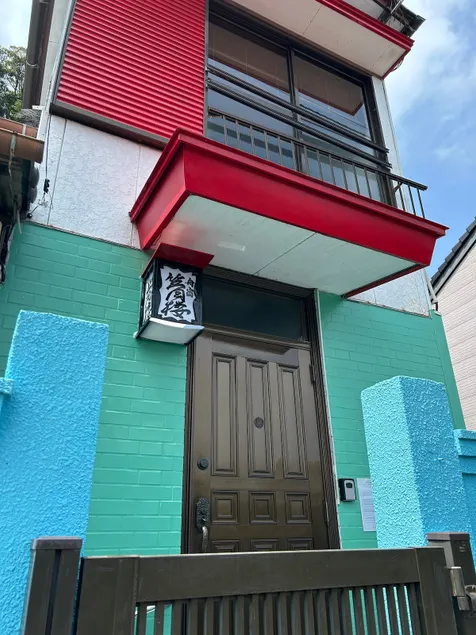 Entire house for rent with fantastic sauna and Totoro-themed bath, 5 minutes to Katsurahama; pets require prior discussion - Image 1