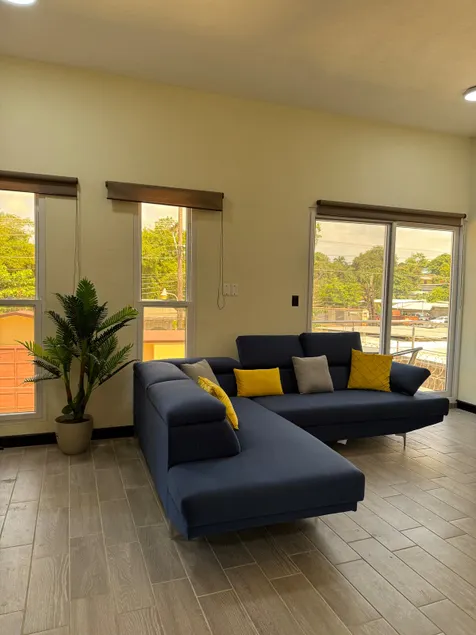 Spacious downtown apartment with private parking. - Image 1