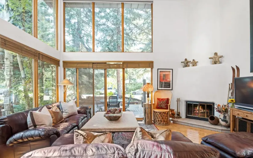 Charming Aspen Retreat in Exclusive West End - Image 1
