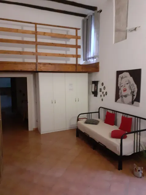Norman house with balcony - Image 1