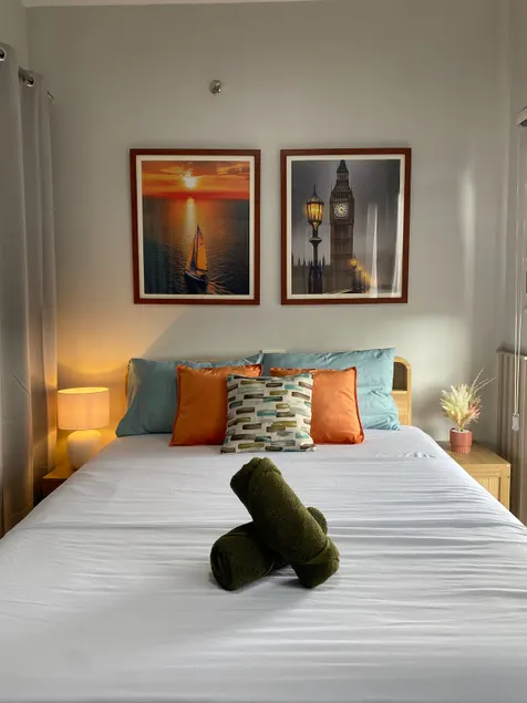 1BR City Airbnb | Pool, Gym, WiFi w/ Backup Power - Image 1