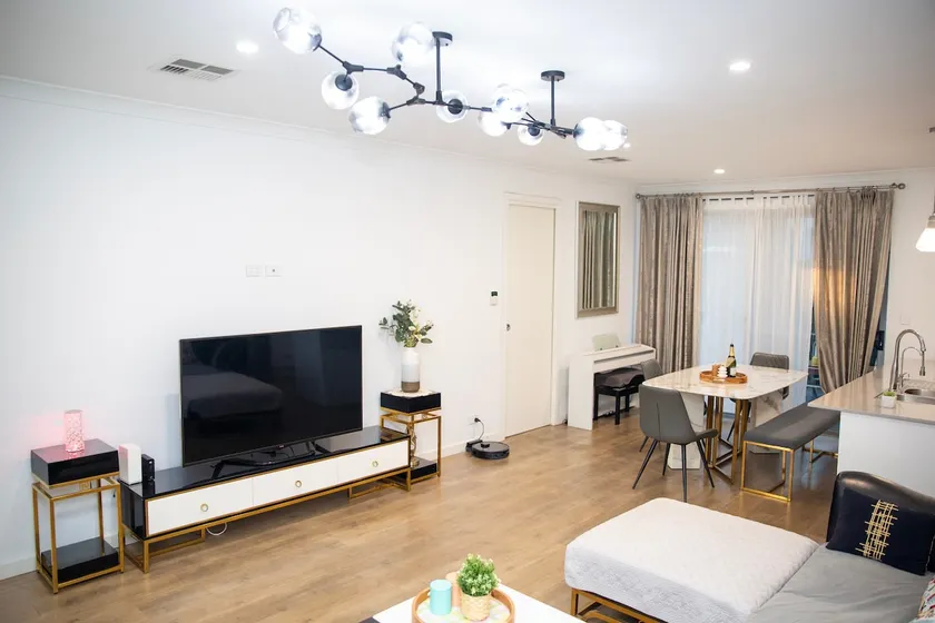 Galaxy Homes - Showgrounds Family Stay - Image 1