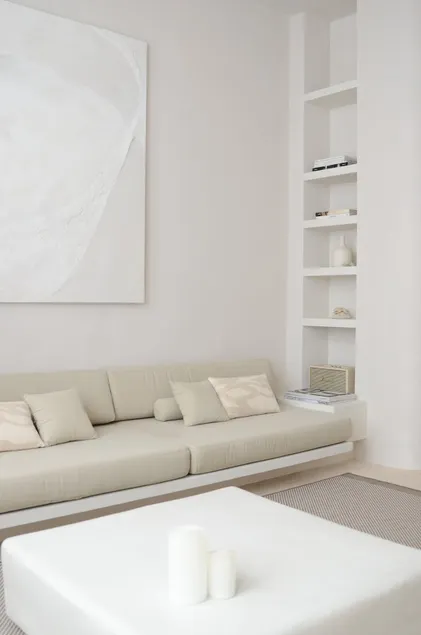 Luxurious 1BR Apartment with Parking - Image 1