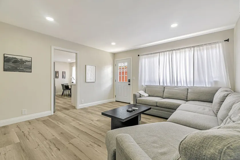 Modern Remodeled 2BR Gem in Prime Location - Image 1