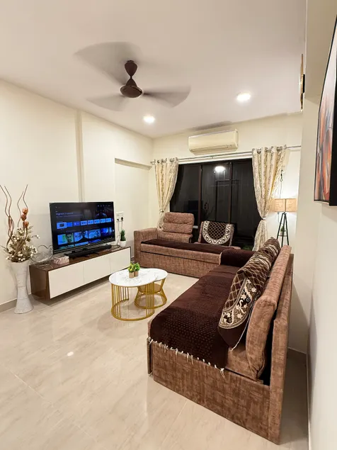Spacious 1BHK No. OberoiMall/FilmCity/Nesco/ITPark - Image 1