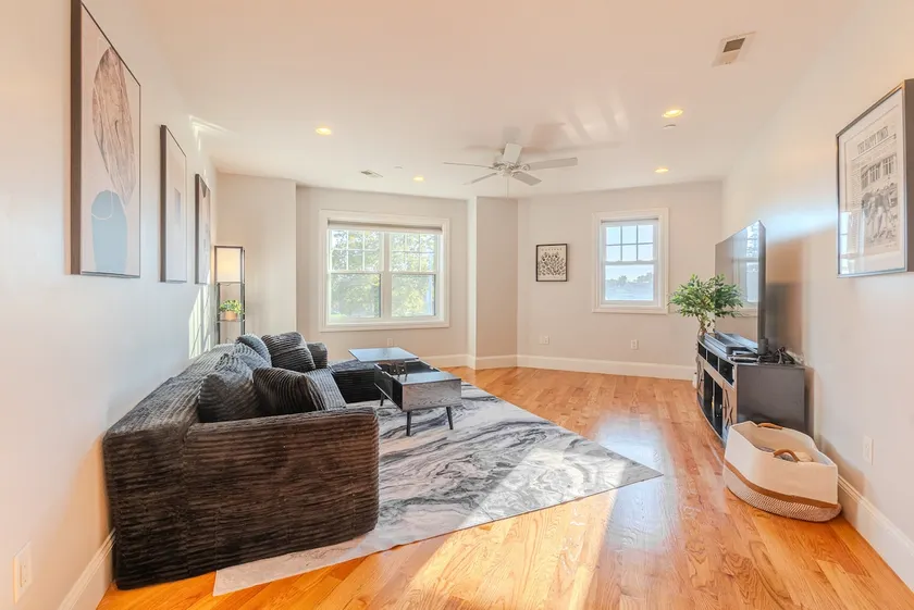 7 Min To Cambridge | Broadway Condo | Washer+Dryer - Image 1