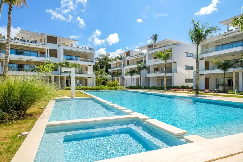 Modern 2BD With Pool And Huge Private Terrace - Image 1