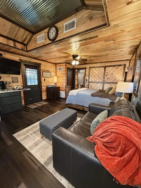 Secluded Pine Cabin - Cozy & Peaceful Getaway - Image 1
