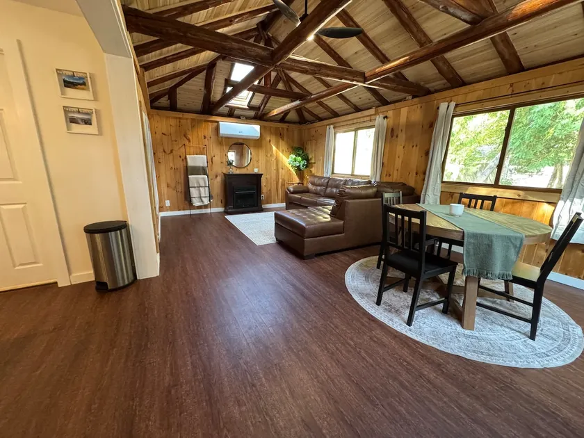 Creekside Cabin - Image 1