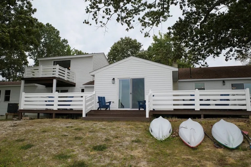 Private Riverfront: Kayaks, Firepit, Sleeps 11 - Image 1