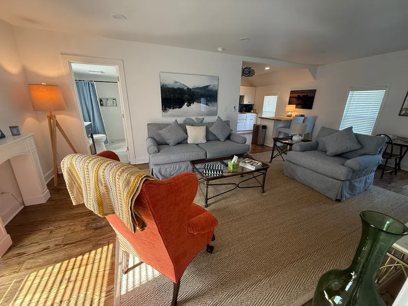 Cape Cod Apartment B - Image 1