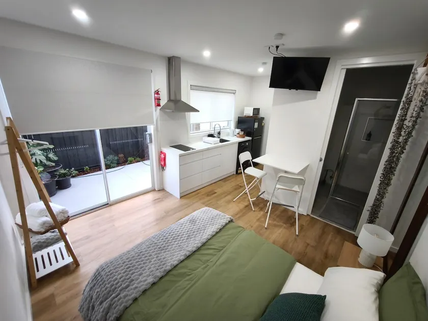 Entire Private Studio, Parking & Separate Entrance - Image 1