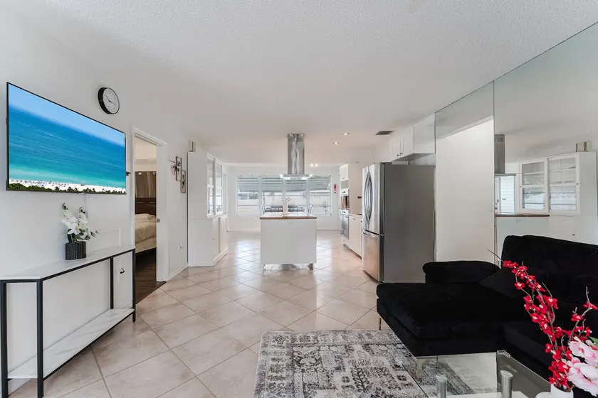 Pembroke Pines Peaceful Getaway - Image 1