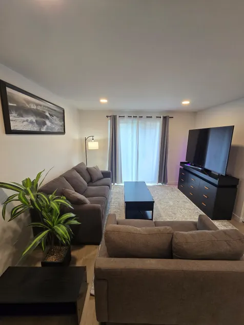 2 BR | Modern & Bright | Near Downtown Bellingham - Image 1