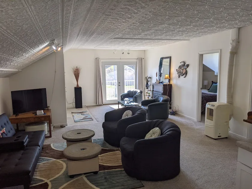 Studio North Penthouse just 5 minutes to the beach - Image 1