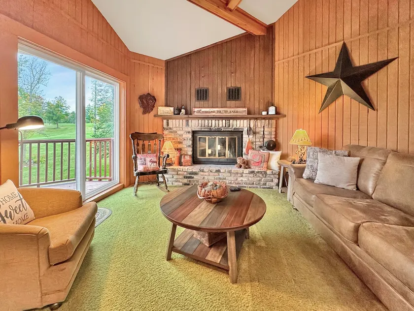 Bear Hills Retreat with Scenic Fairway Views - Image 1