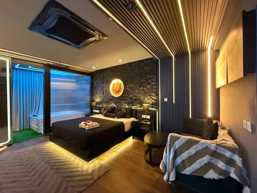 Lunar Luxe Suite in Element one - Image 1