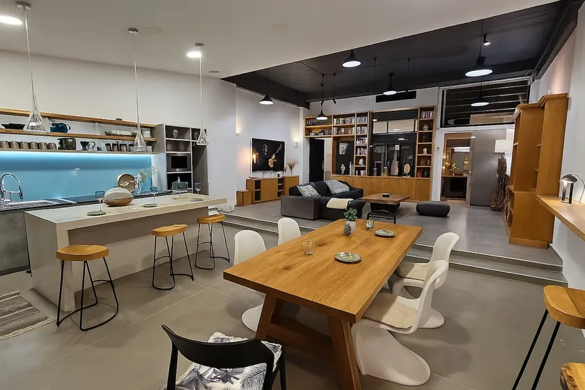 Cozy & Minimal Apartment 90sq.m. in Nea Peramos - Image 1