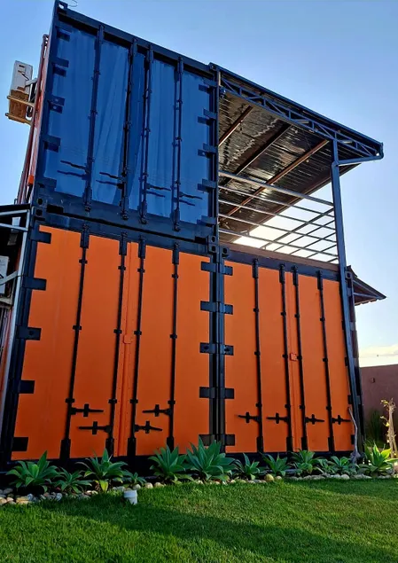 Modern Container Loft - Studio 02 - Image 1