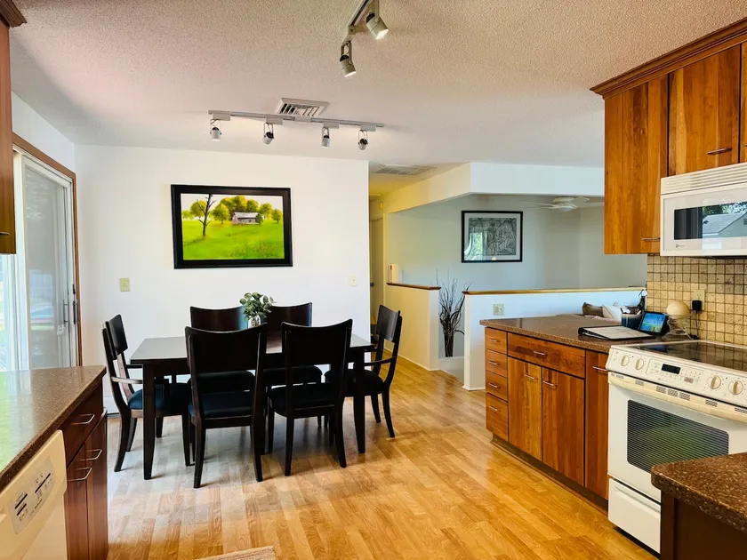 NEW Vermont Getaway- 2 blocks from SVMC, downtown - Image 1
