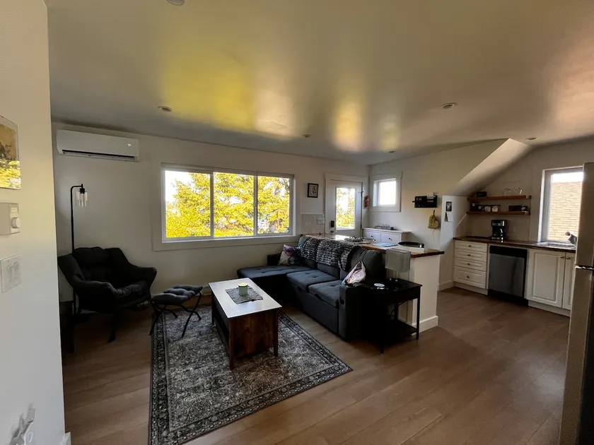 LunaSea Suites in Qualicum Bay - Image 1
