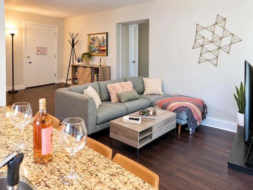 Pet-Friendly 2BR + Balcony | Walk to Train - Image 1