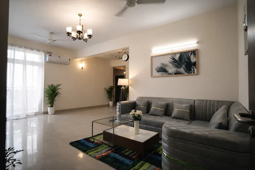 Skydeck Apartment |2BR Unit Near Taj by Homeyhuts - Image 1