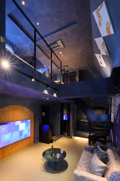【BOOK 401】Save 30% on 2+ nights! Loft Style! - Image 1