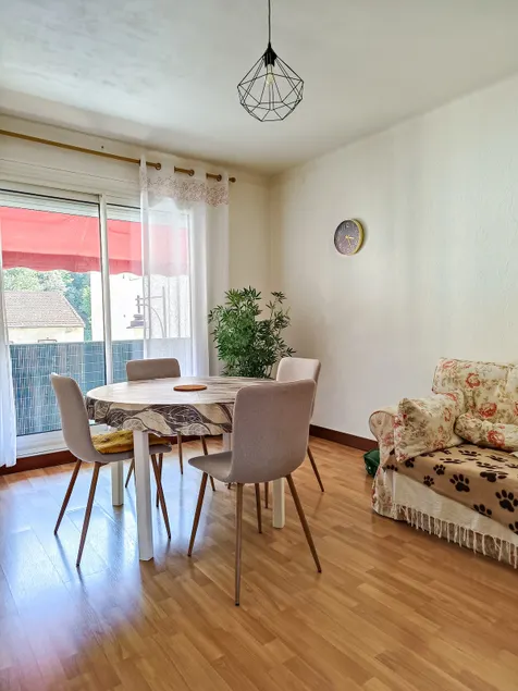 Spa Apartment, Balcony, Garage, 2 Bedrooms. - Image 1