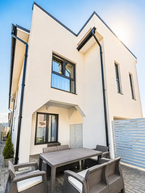 KOA | Street-Spacious Family Home with Fenced Yard - Image 1