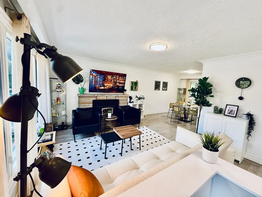 Relax in Style | Bright 3-Bedroom Home - Image 1