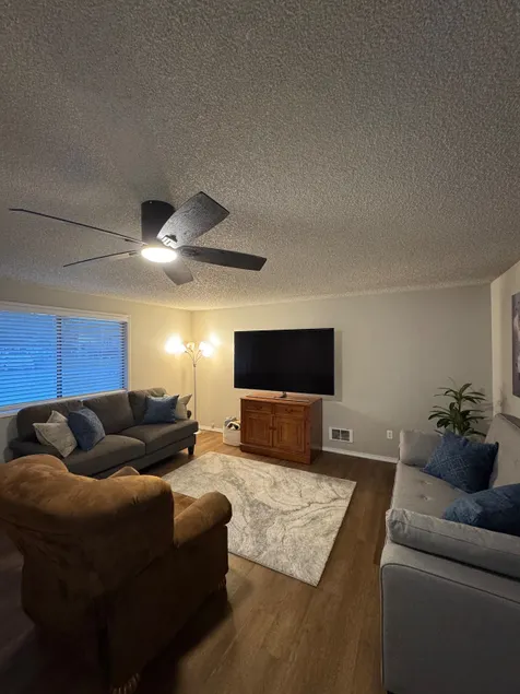 Comfy Home 5 min to River + Trails, 15 min to CdA - Image 1