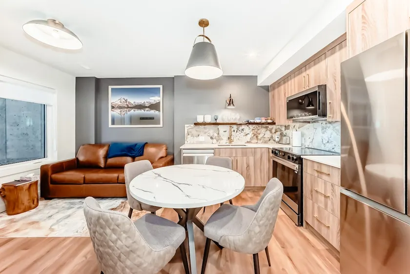 Canmore Downtown Pocket Chalet - Image 1