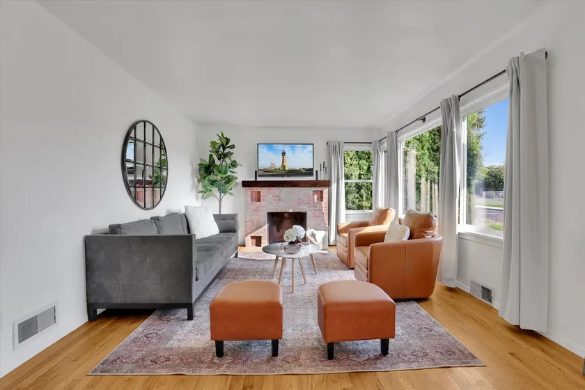 Charming spacious home in Millwood - Image 1