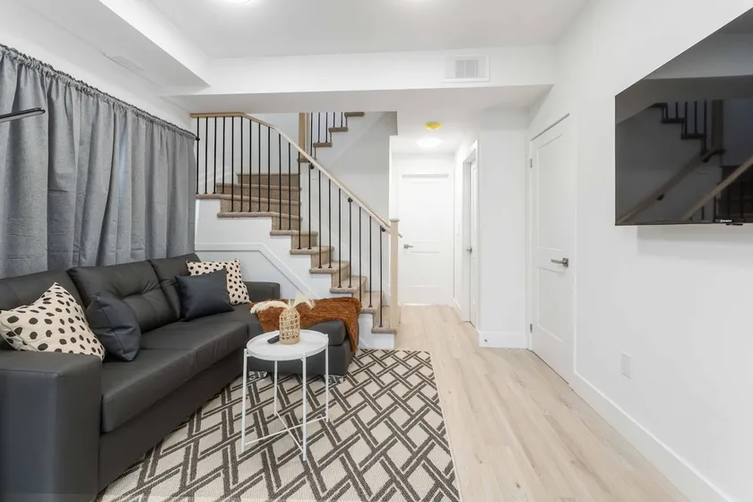 Terrace on Wilson Near all things Niagara! - Image 1