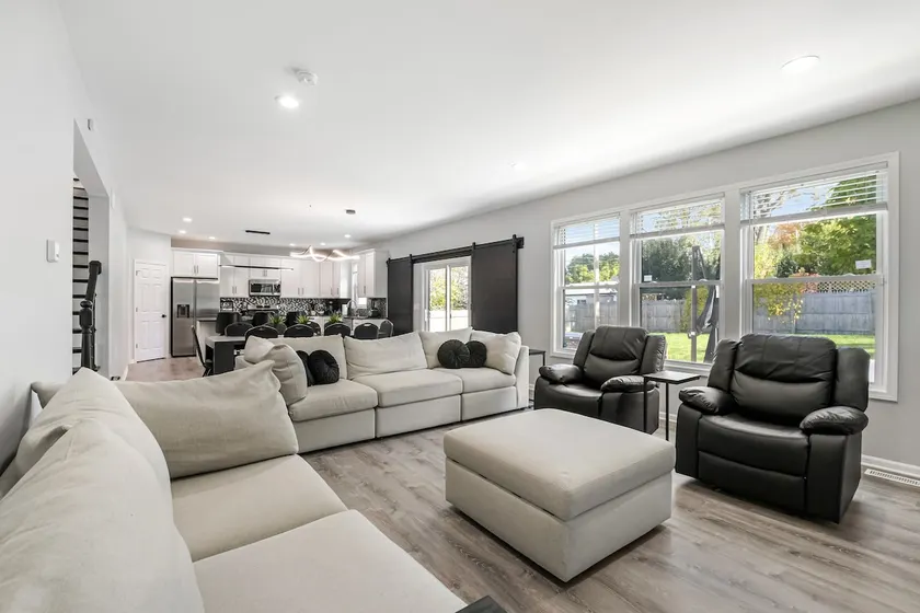 Hidden Hills Retreat - Image 1