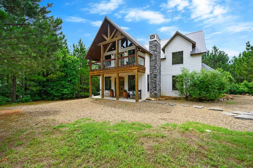 Sugarberry Farm - Stay for 8 - Image 1