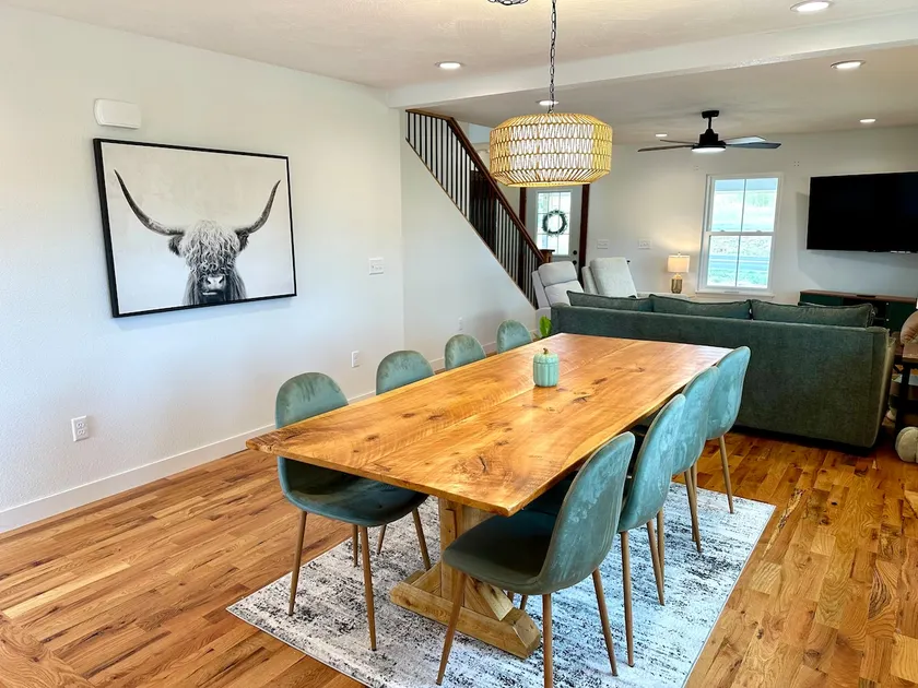 Modern Farmhouse Luxe • Relax in Style - Image 1