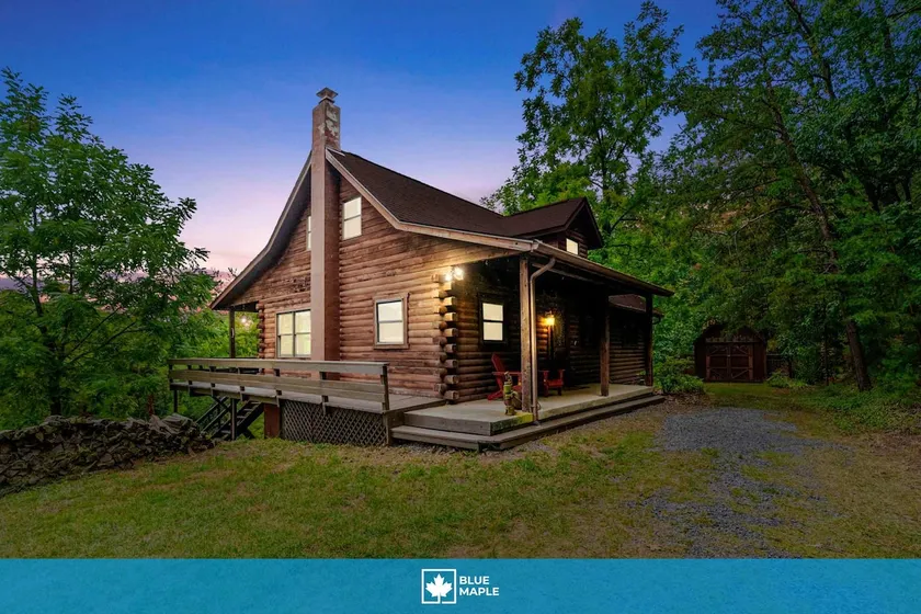 Dog Friendly with Fire Pit and Yard by the River - Image 1