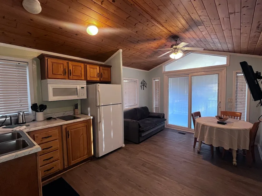 The Shady Oaks, with Pool Access! - Image 1