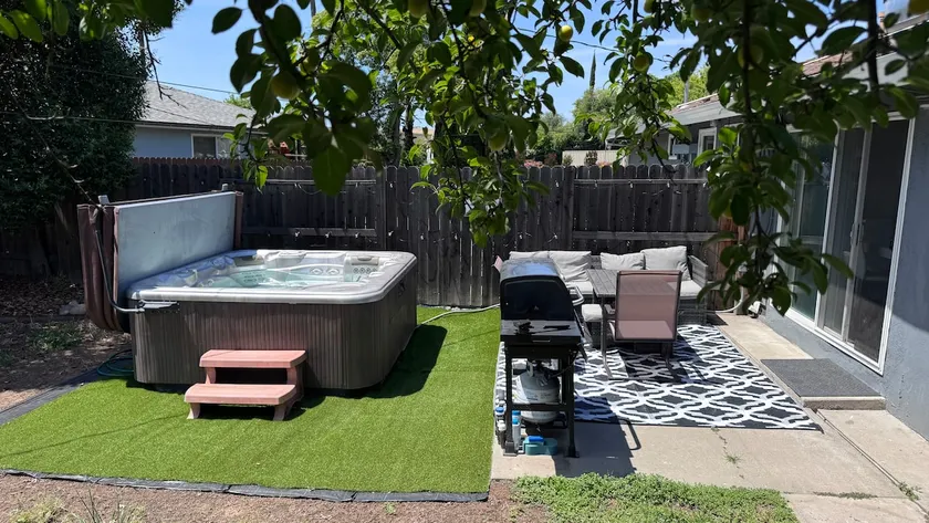 Relax, Stay, Smile HereFeel the Comfort HotTub - Image 1