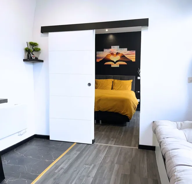Modern and bright apartment - Ground floor- III - Image 1