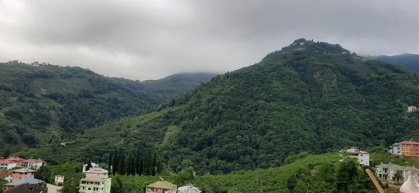 A cool house for 9 people with a mountain view and a garden. - Image 1