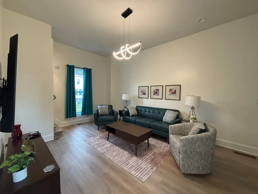 ”Stay Awhile” Center Street Suites, Unit 3 - Image 1